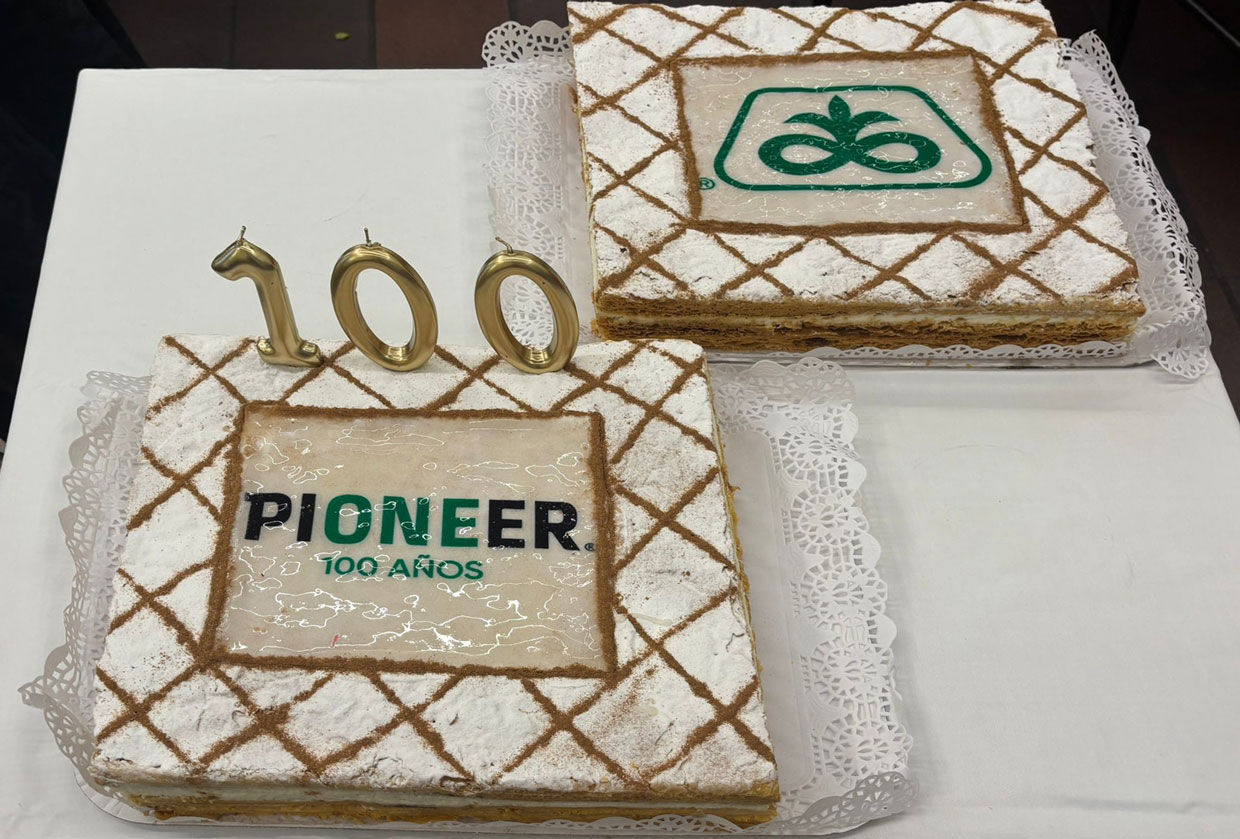 Celebrando 100 Años Pioneer