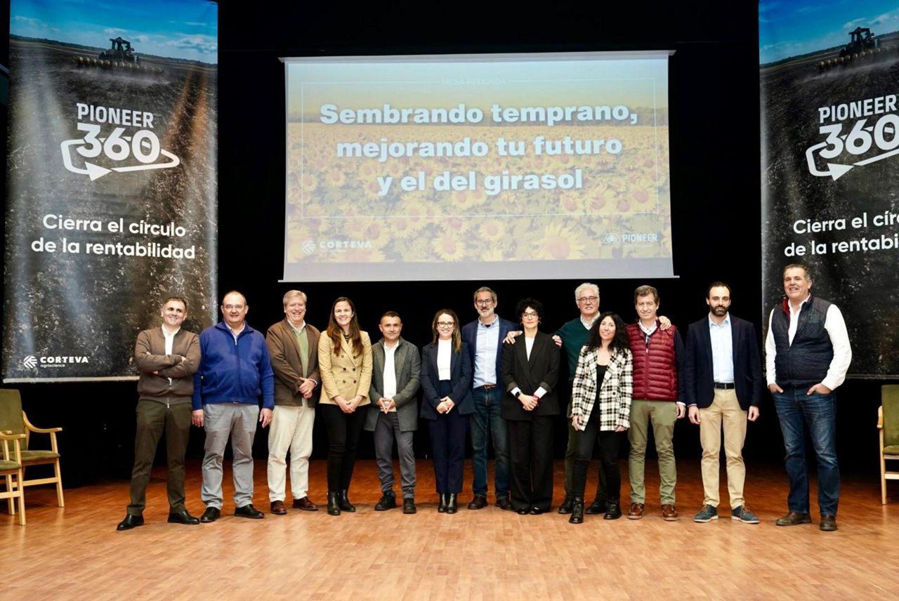 Grupo Mesa Redonda Pioneer en Honrubia